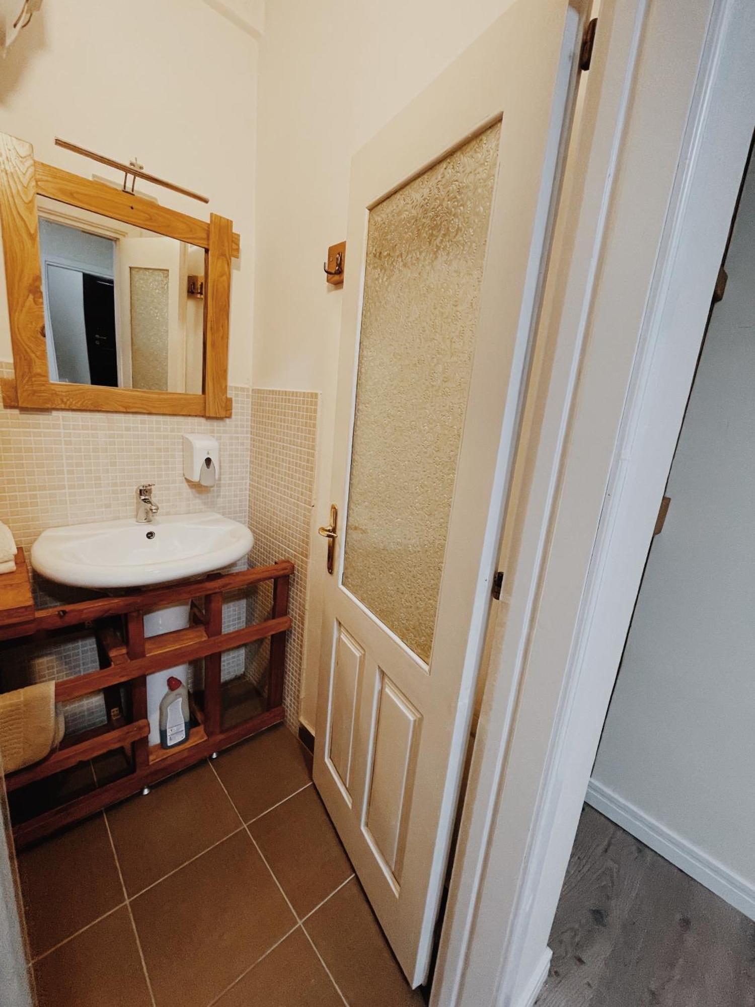 At Pikotiko'S - Korca City Rooms For Rent Exterior foto