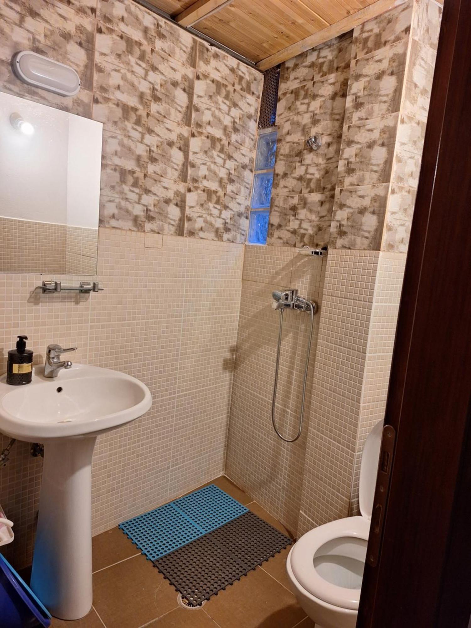 At Pikotiko'S - Korca City Rooms For Rent Exterior foto